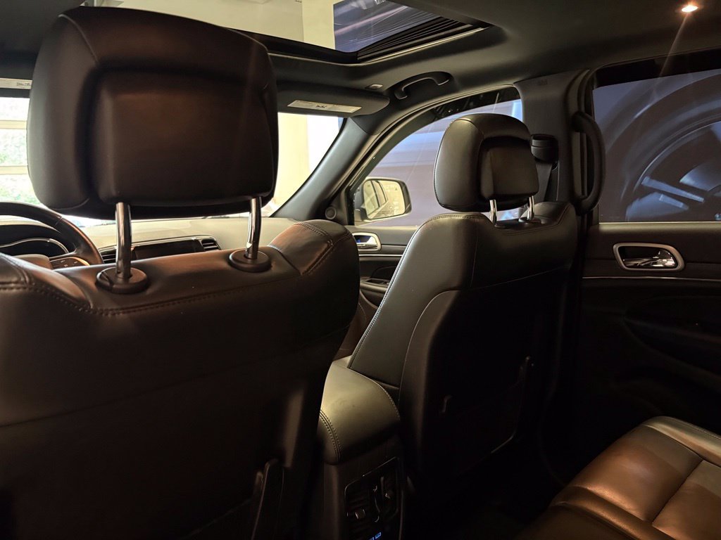Used 2021 Jeep Grand Cherokee Limited AWD/4WD image 18