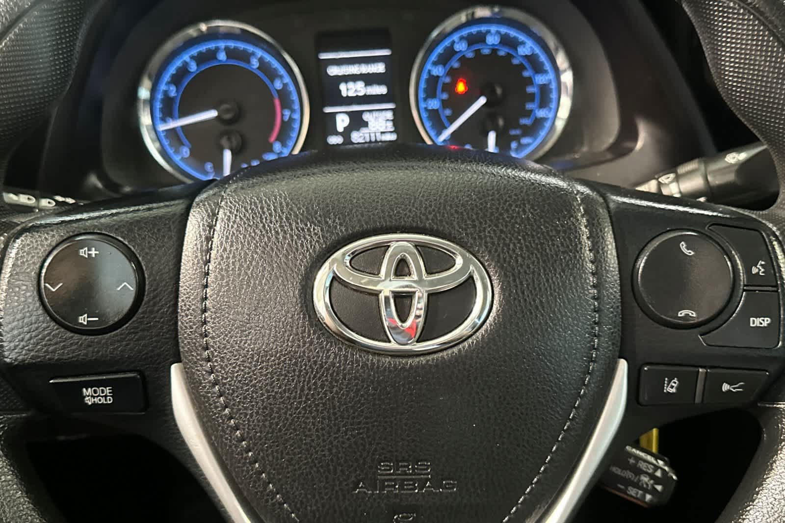Used 2017 Toyota Corolla LE w/ Carpet Mat Package (TMS) FWD image 26