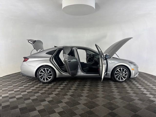 Used 2022 Hyundai Sonata Limited FWD image 16
