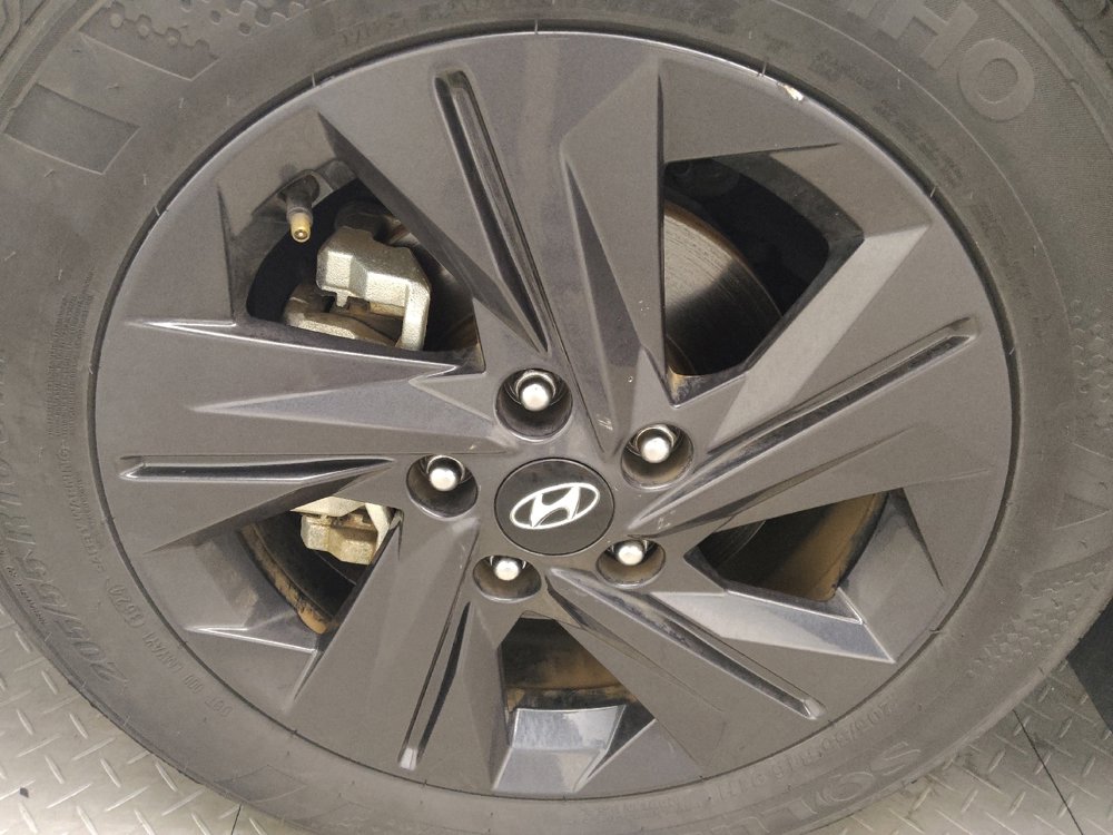 Used 2022 Hyundai Elantra SEL image 31