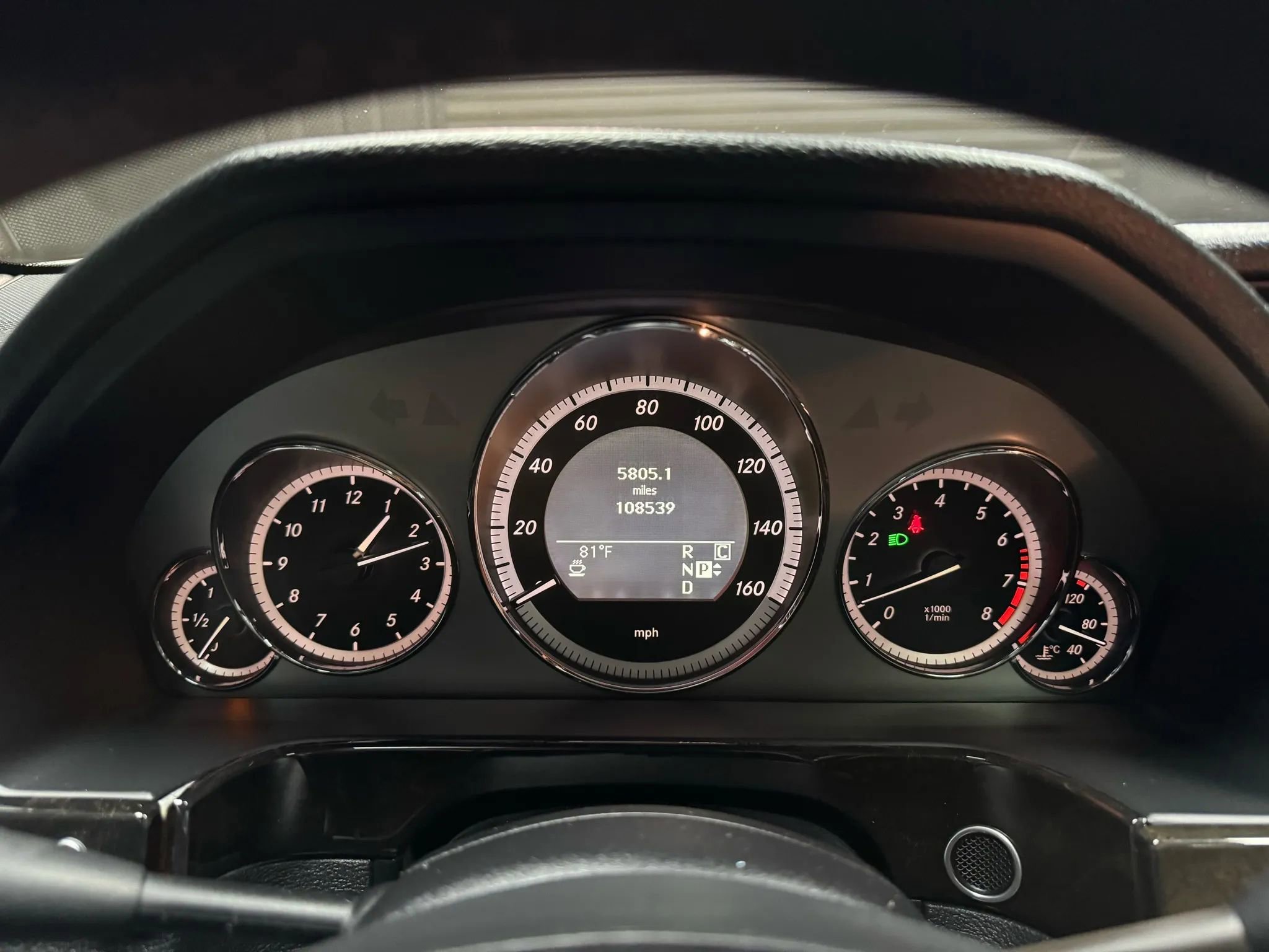 Used 2010 Mercedes-Benz E 550 Sedan image 42
