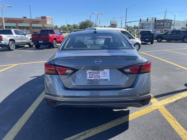 Used 2025 Nissan Altima 2.5 SV FWD image 32