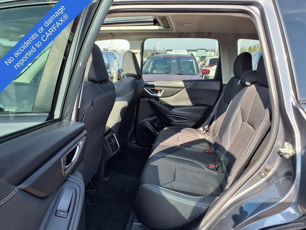 Used 2022 Subaru Forester Premium image 12