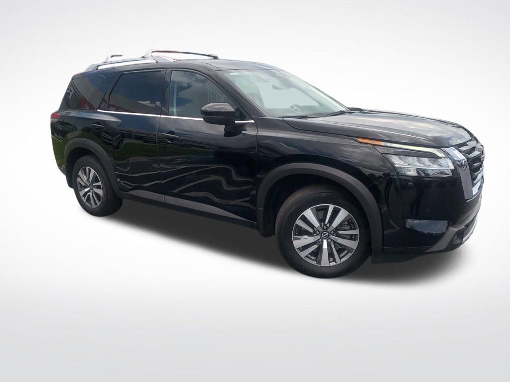 Certified 2022 Nissan Pathfinder SL w/ SL Black Package FWD image 13