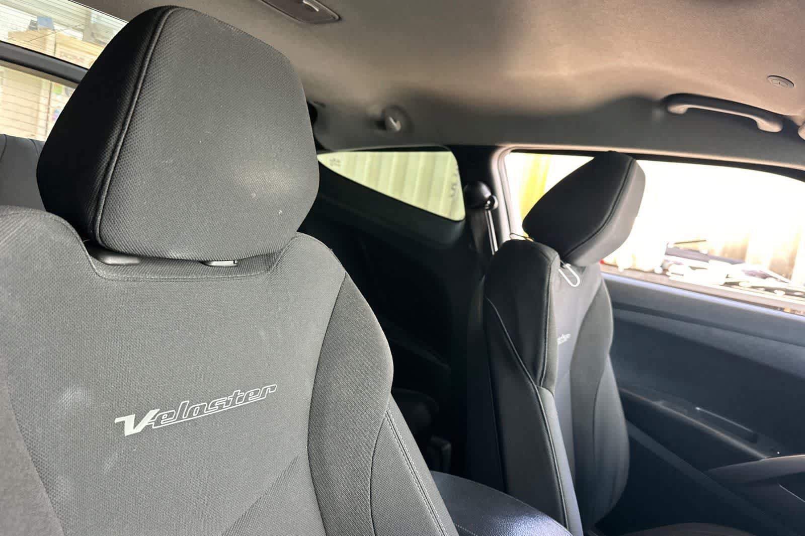 Used 2015 Hyundai Veloster FWD image 19