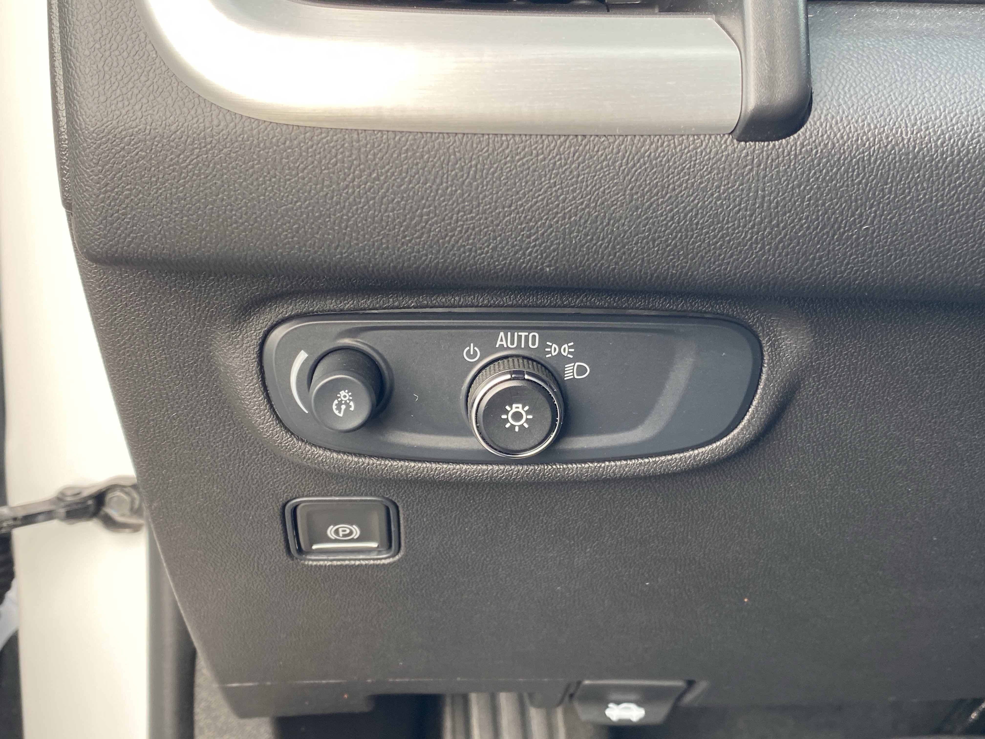 Used 2024 GMC Terrain SLE image 26