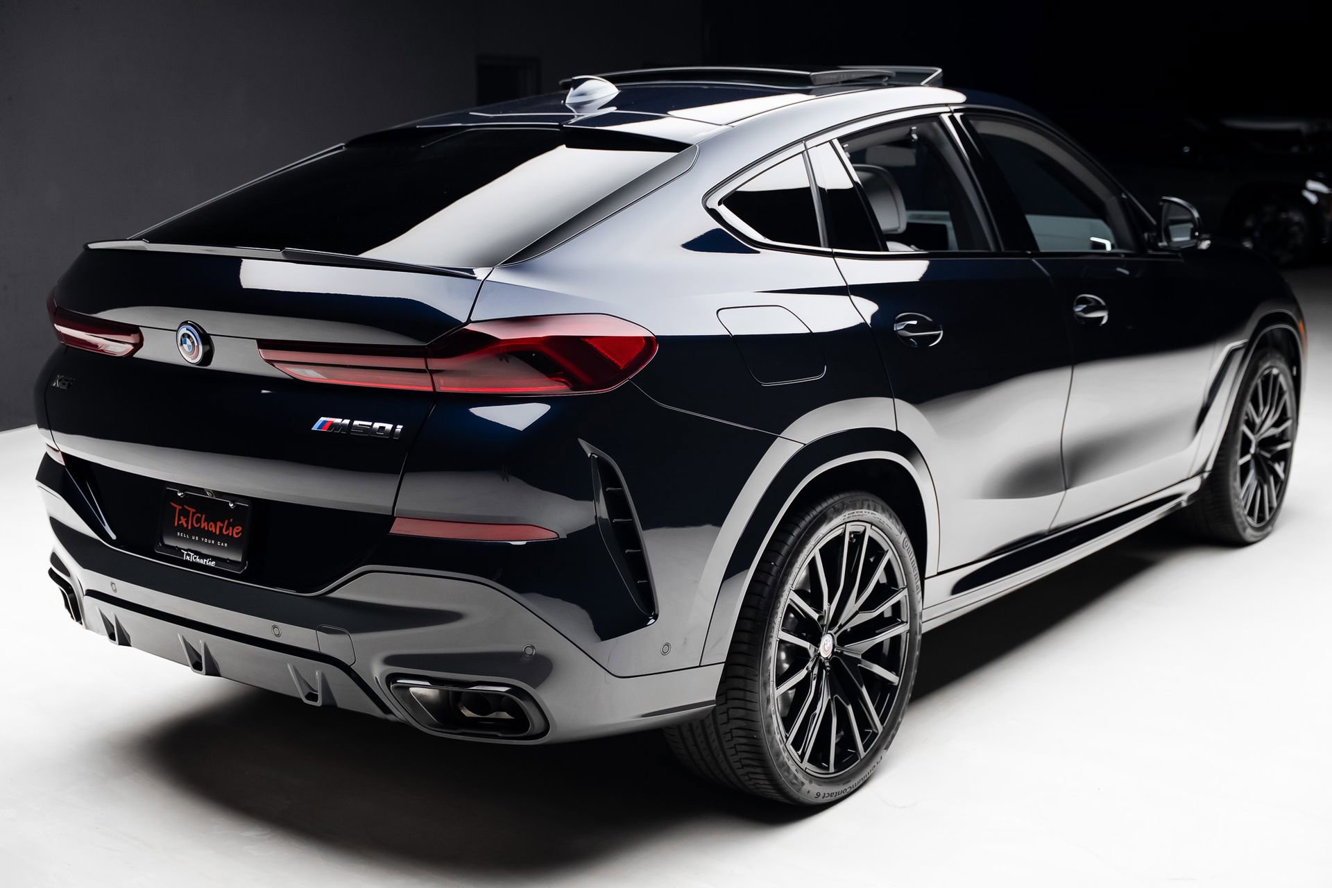 Used 2023 BMW X6 M50i w/ Parking Assistance Package AWD/4WD image 34