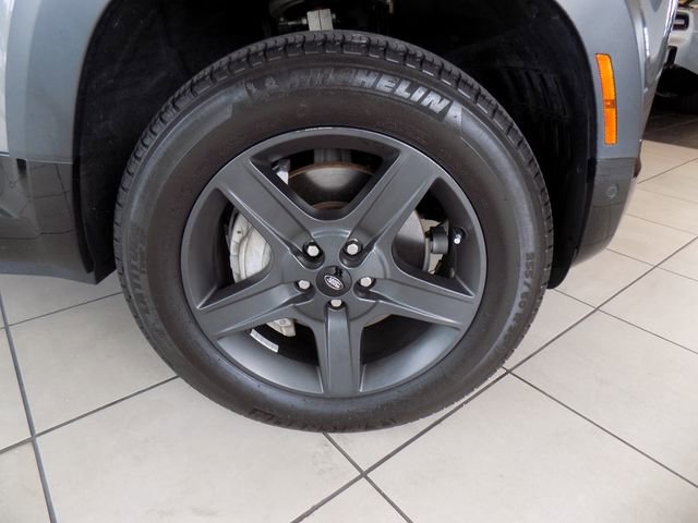 Used 2022 Land Rover Defender 110 X-Dynamic SE AWD/4WD image 10