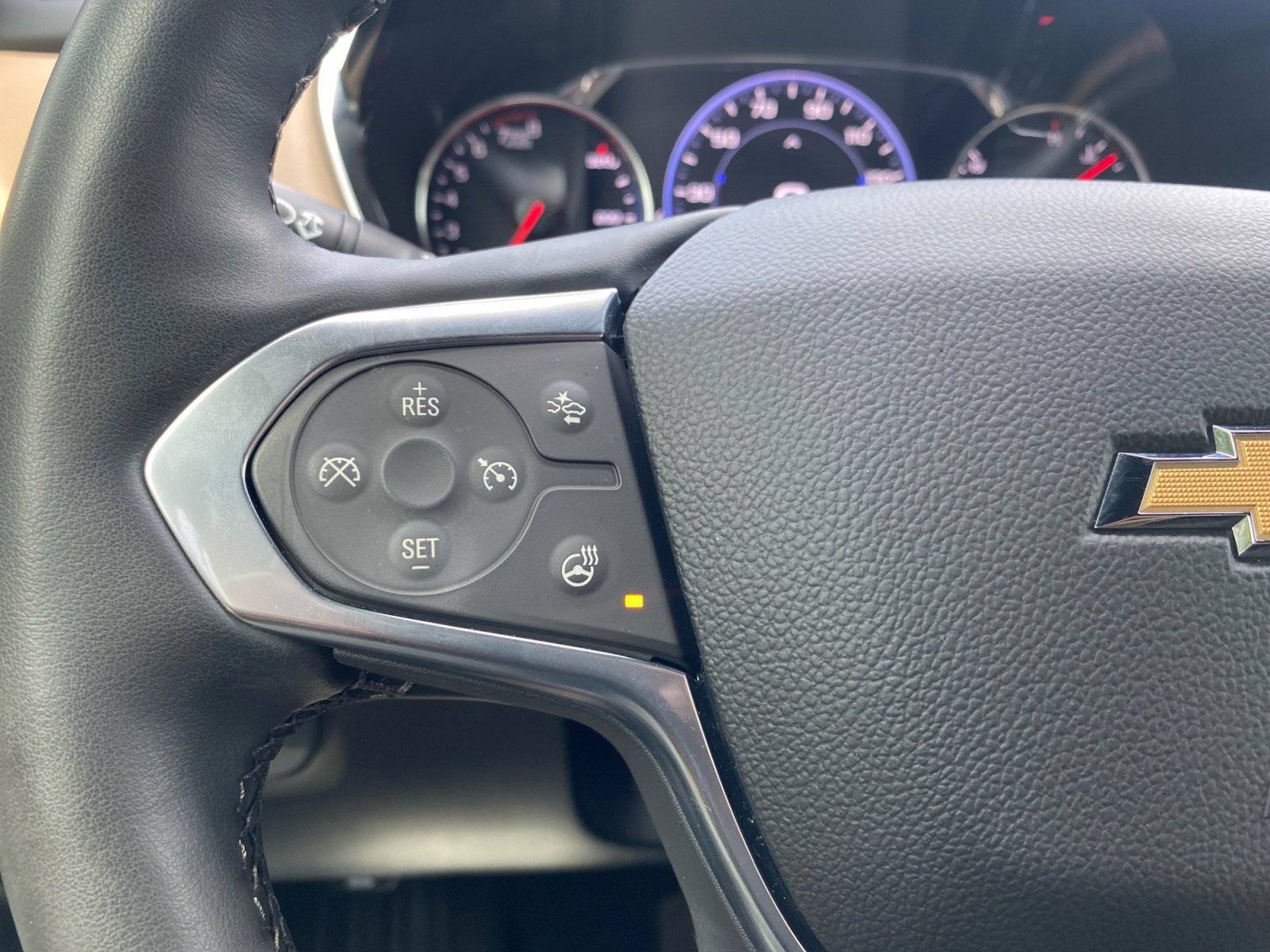 Used 2023 Chevrolet Traverse Premier image 27