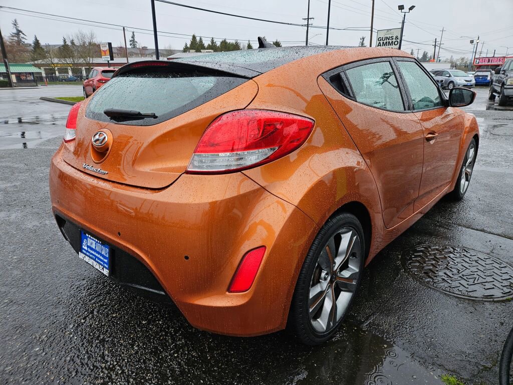 Used 2012 Hyundai Veloster w/ Style Pkg image 5