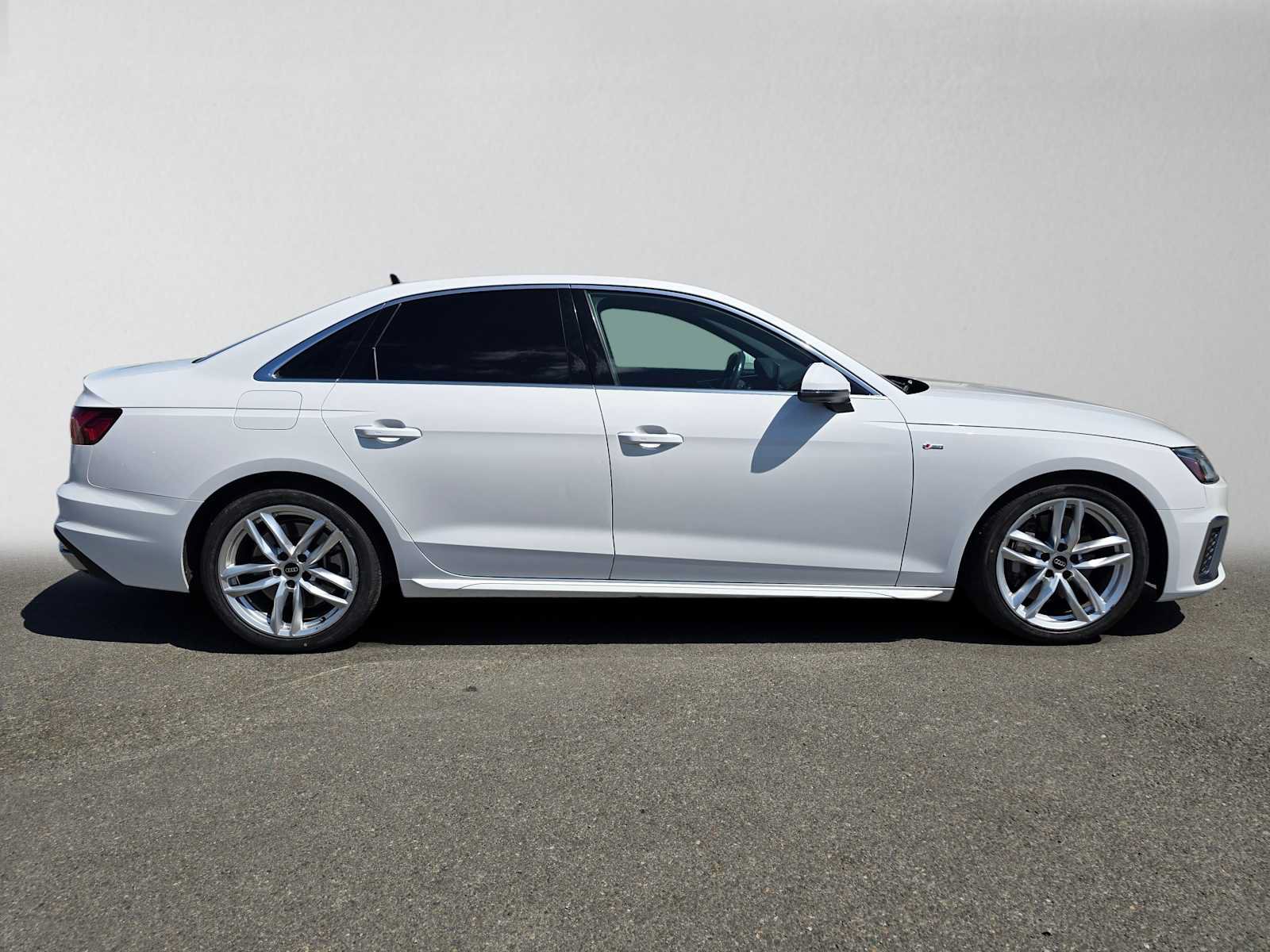 Used 2022 Audi A4 2.0T Premium Plus AWD/4WD image 2
