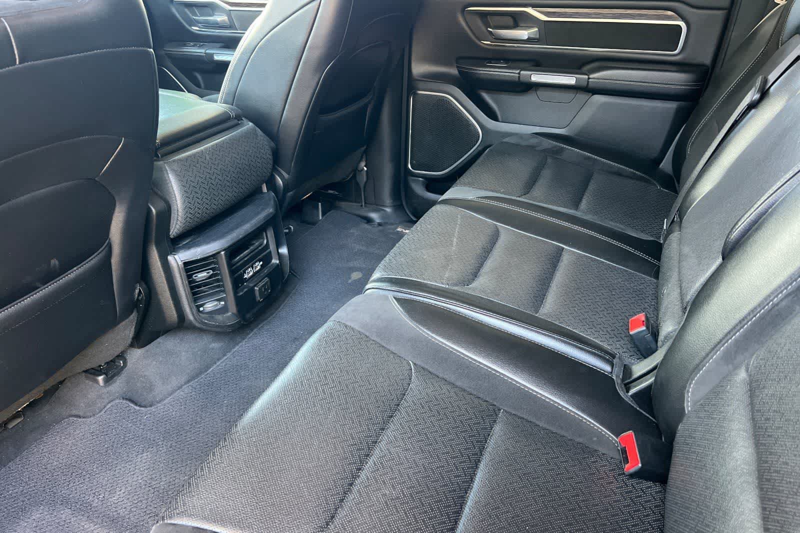 Used 2019 RAM 1500 Laramie AWD/4WD image 5