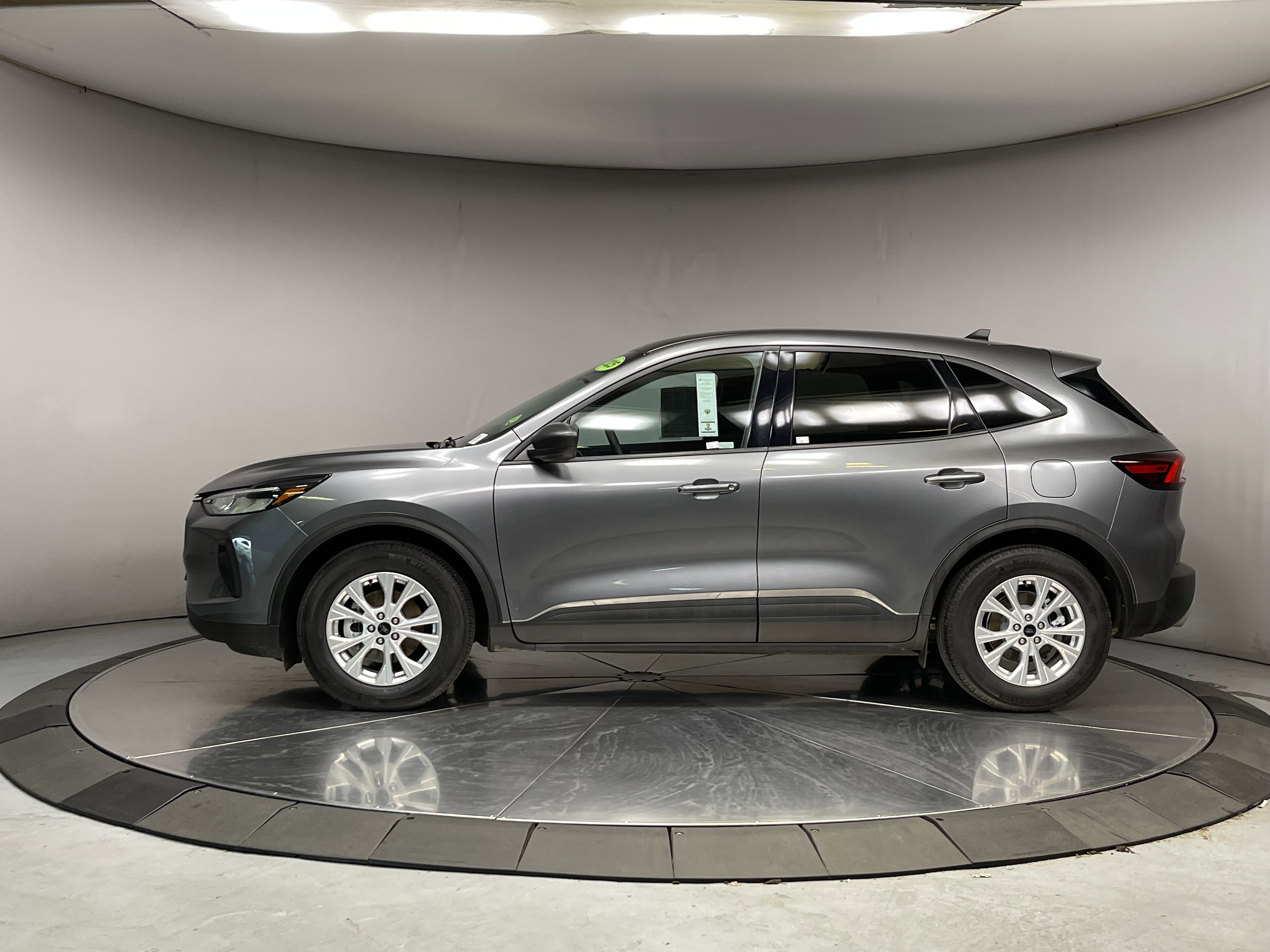 Used 2025 Ford Escape Active image 4