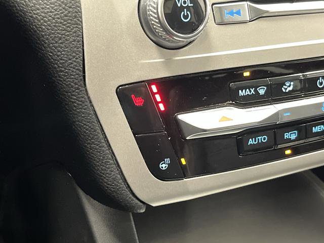 Used 2023 Ford Explorer XLT AWD/4WD image 8