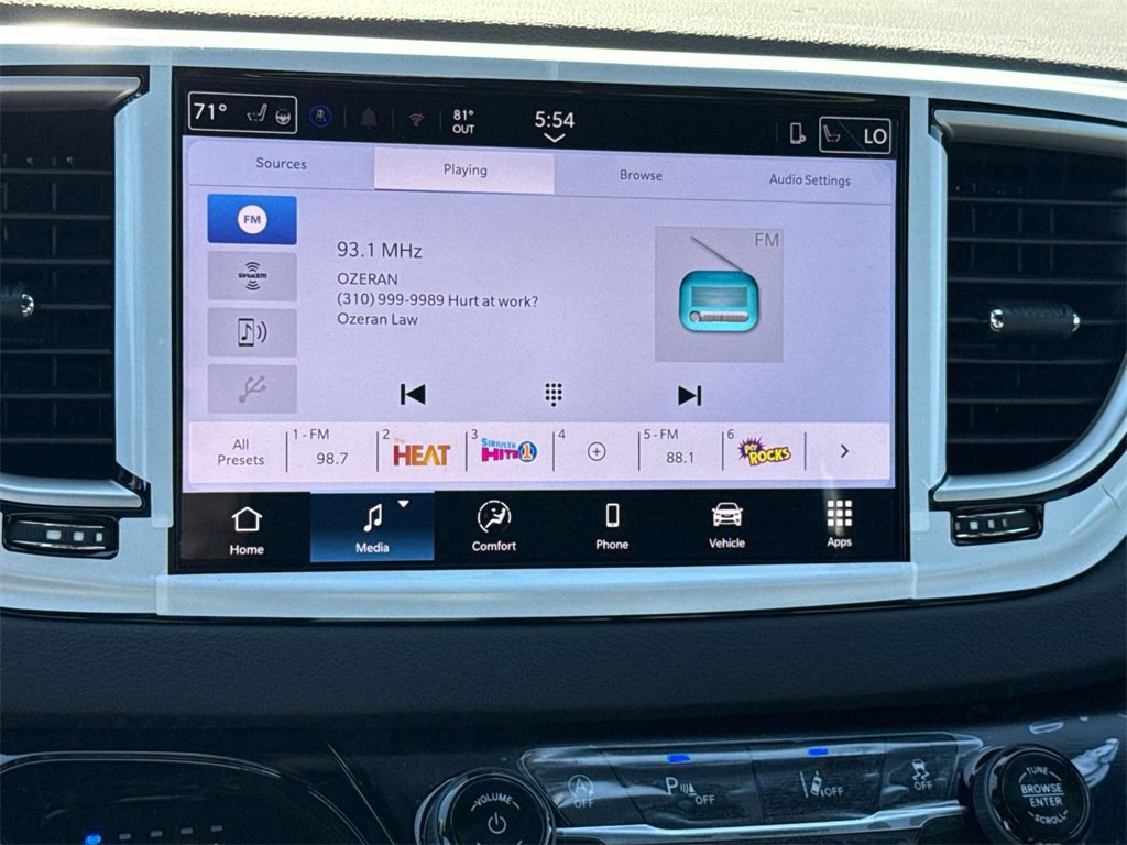 New 2026 Chrysler Voyager LX image 14