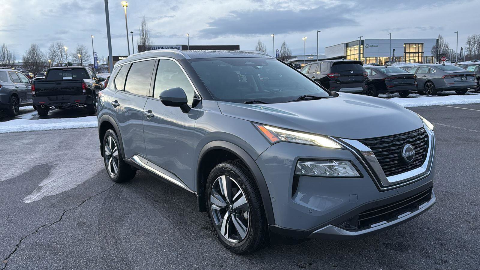 Used 2022 Nissan Rogue SL w/ SL Premium Package image 1