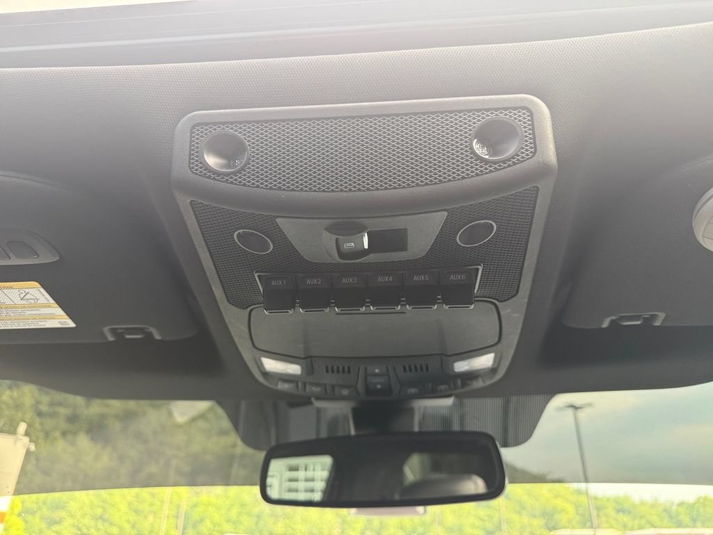 Used 2019 Ford F250 Platinum w/ Platinum Ultimate Package AWD/4WD image 37