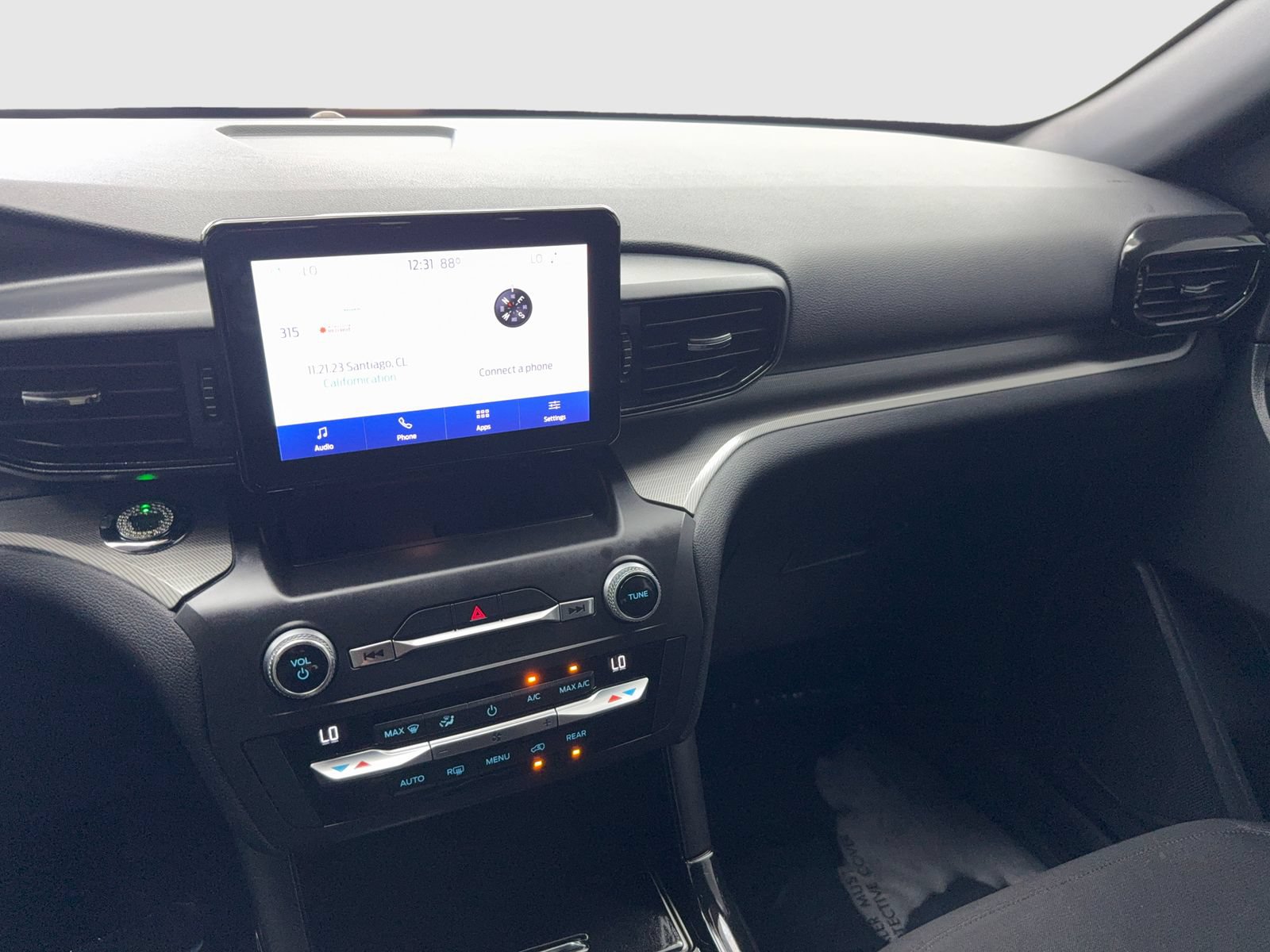 Used 2020 Ford Explorer XLT AWD/4WD image 24