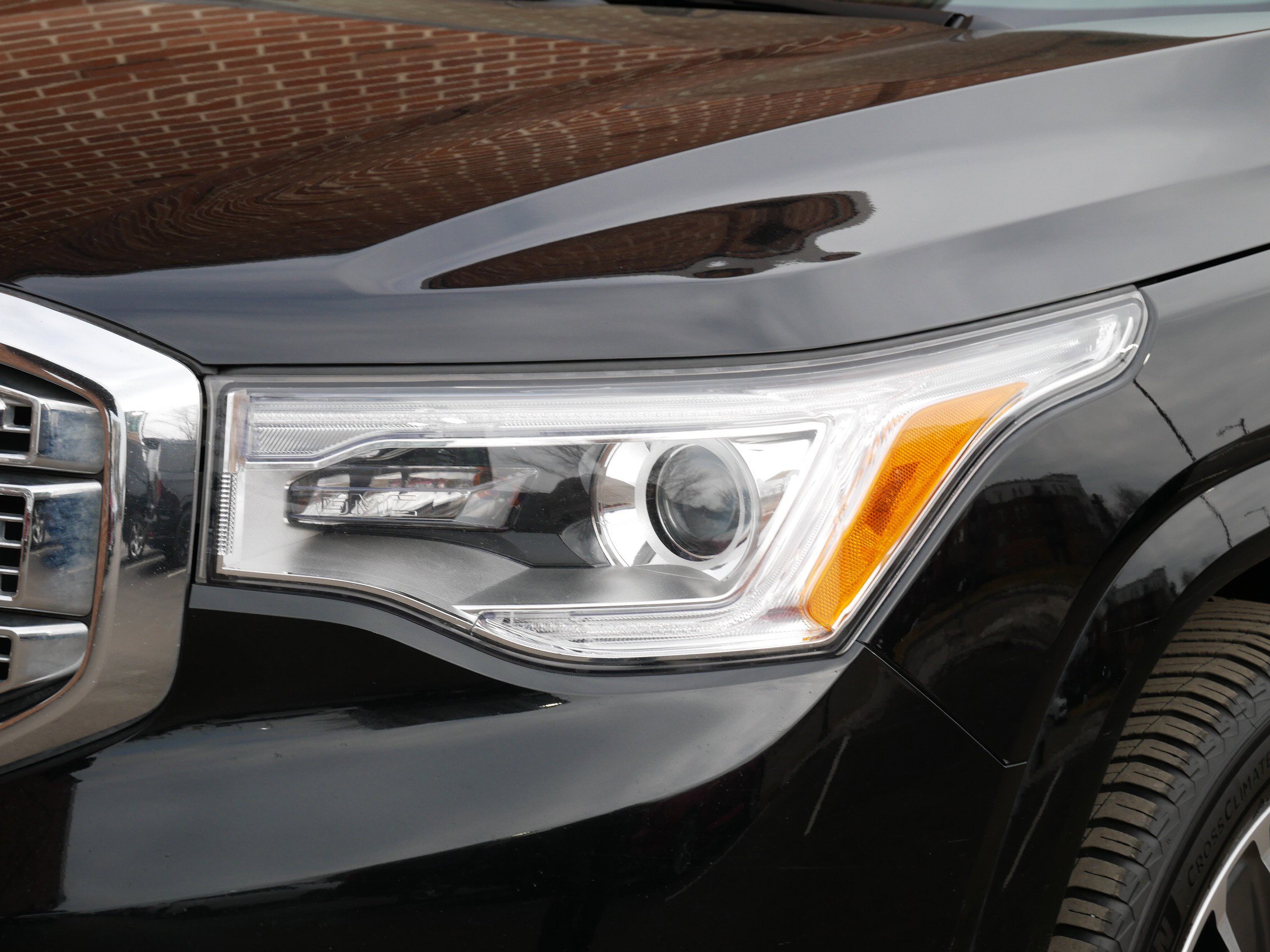 Used 2017 GMC Acadia Denali w/ Technology Package image 5