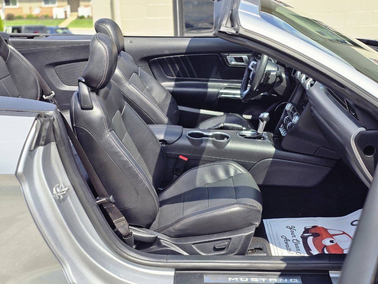 Used 2020 Ford Mustang Premium RWD image 21