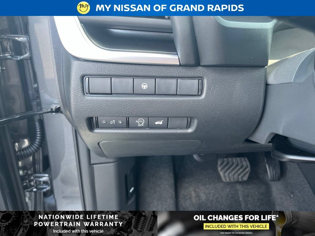 New 2026 Nissan Rogue Dark Armor AWD/4WD image 18