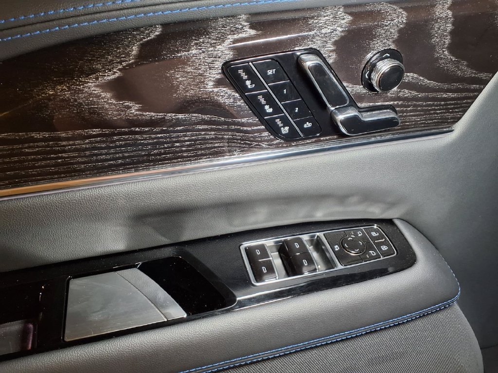 New 2026 Cadillac Escalade IQL Luxury AWD/4WD image 15