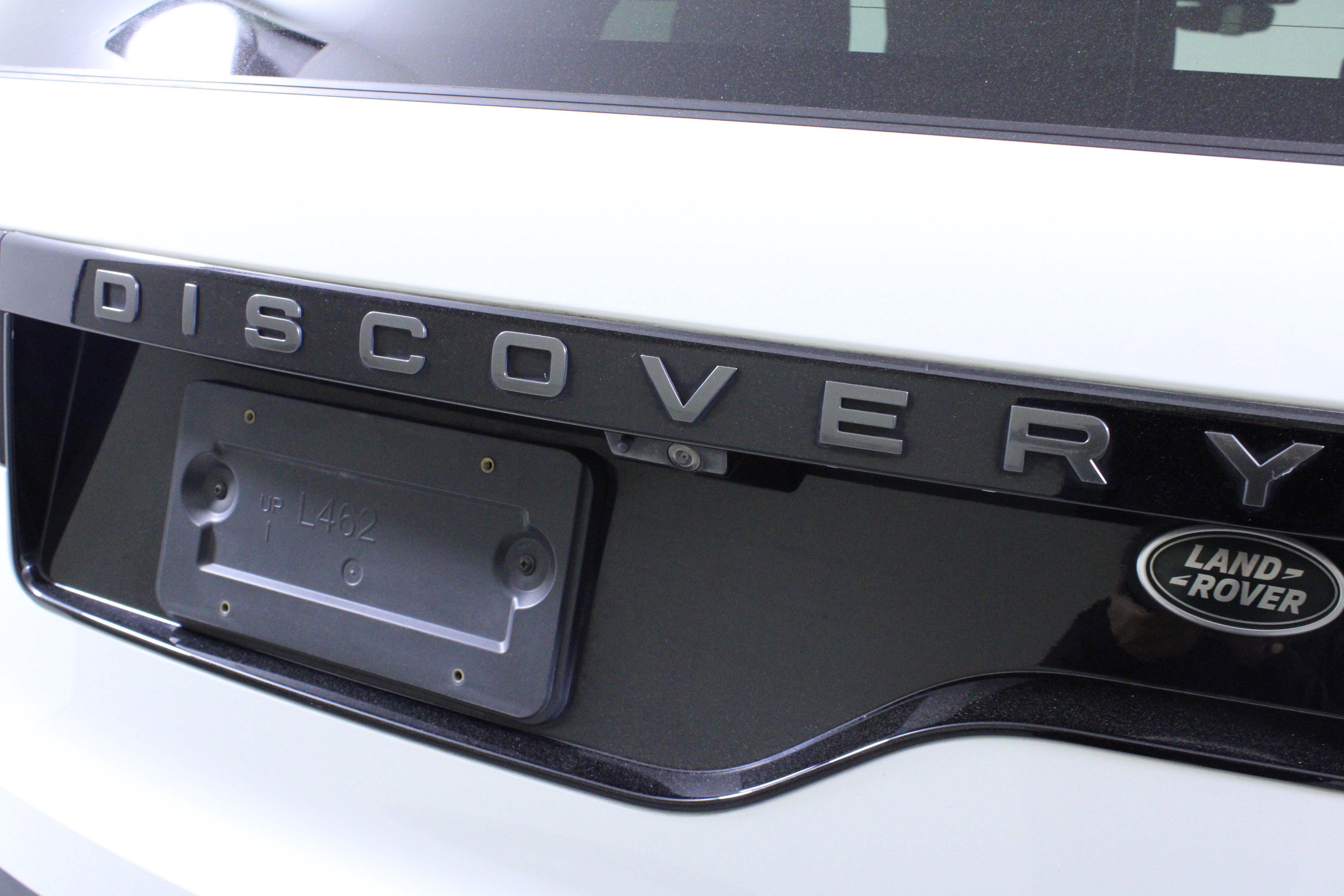Used 2023 Land Rover Discovery S R-Dynamic image 9