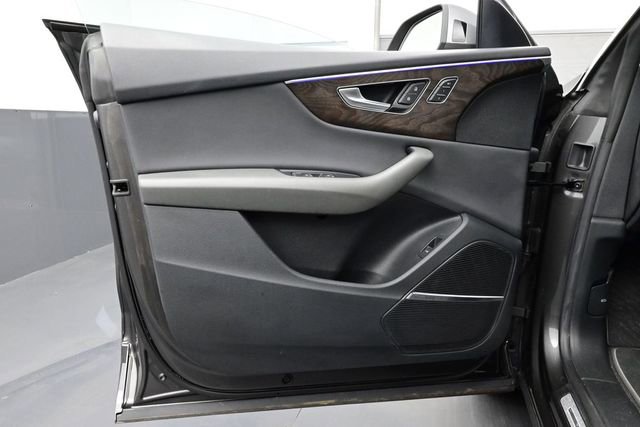 Used 2019 Audi Q8 Premium Plus w/ Premium Plus AWD/4WD image 7