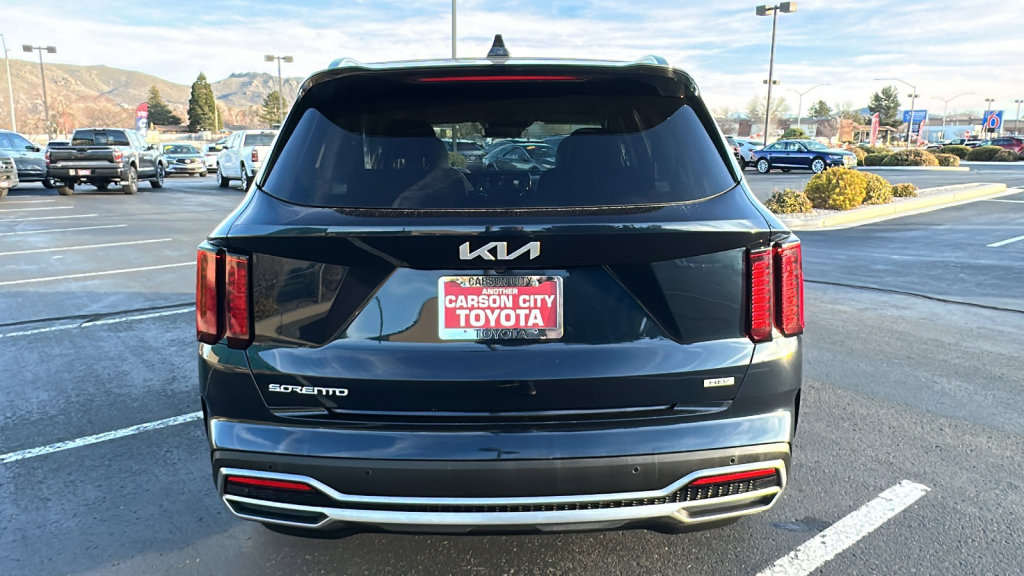 Used 2023 Kia Sorento EX image 4