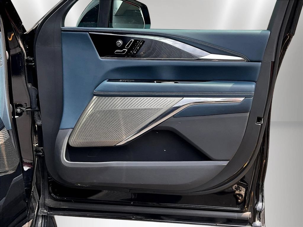 Used 2025 Cadillac Escalade IQ Luxury 2 w/ LPO, Premium Carpet Package AWD/4WD image 28