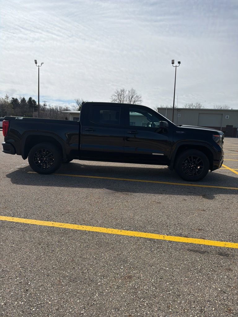 Used 2024 GMC Sierra 1500 Elevation w/ X31 Off-Road Package AWD/4WD image 4