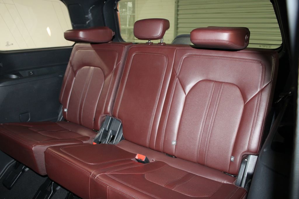 Used 2024 Ford Expedition Limited image 21