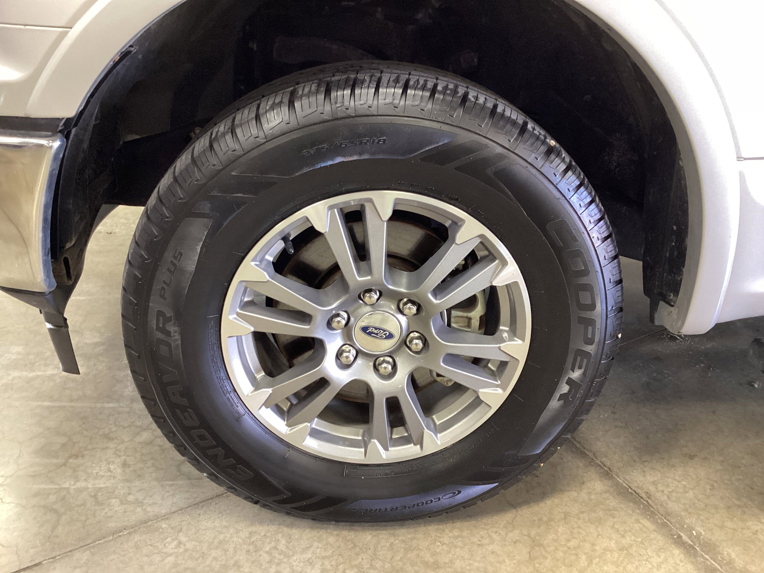 Used 2019 Ford F150 Lariat w/ Equipment Group 501A Mid image 9