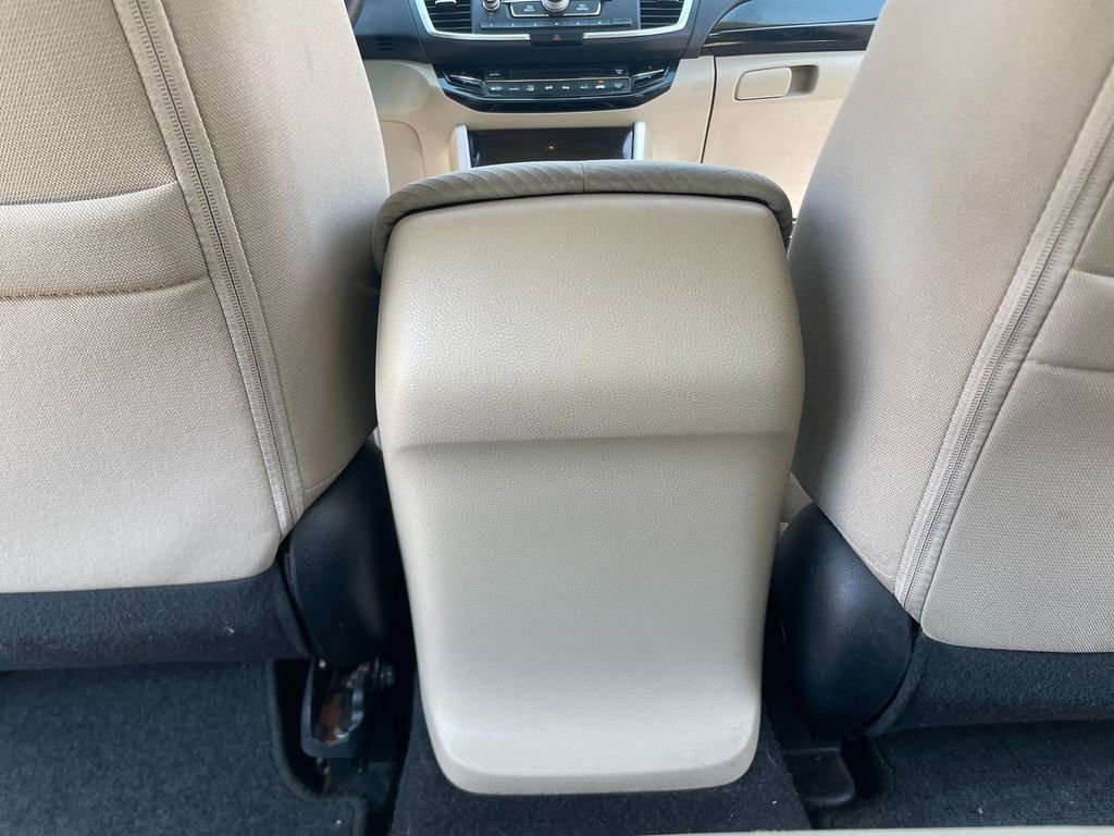 Used 2017 Honda Accord LX image 28