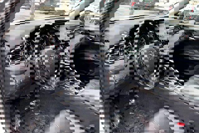 Used 2021 Toyota Camry SE image 14