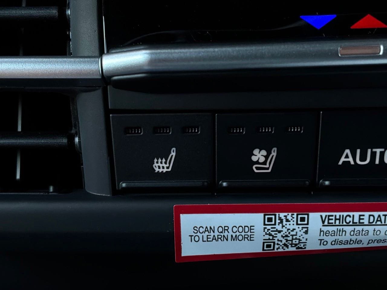 New 2026 Toyota Sienna Limited AWD/4WD image 32