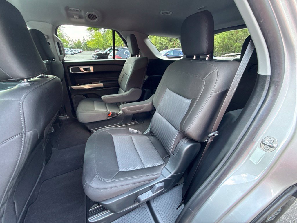 Used 2023 Ford Explorer XLT AWD/4WD image 33