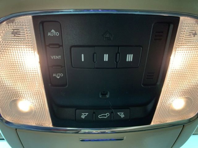 Used 2019 Jeep Grand Cherokee Limited AWD/4WD image 23