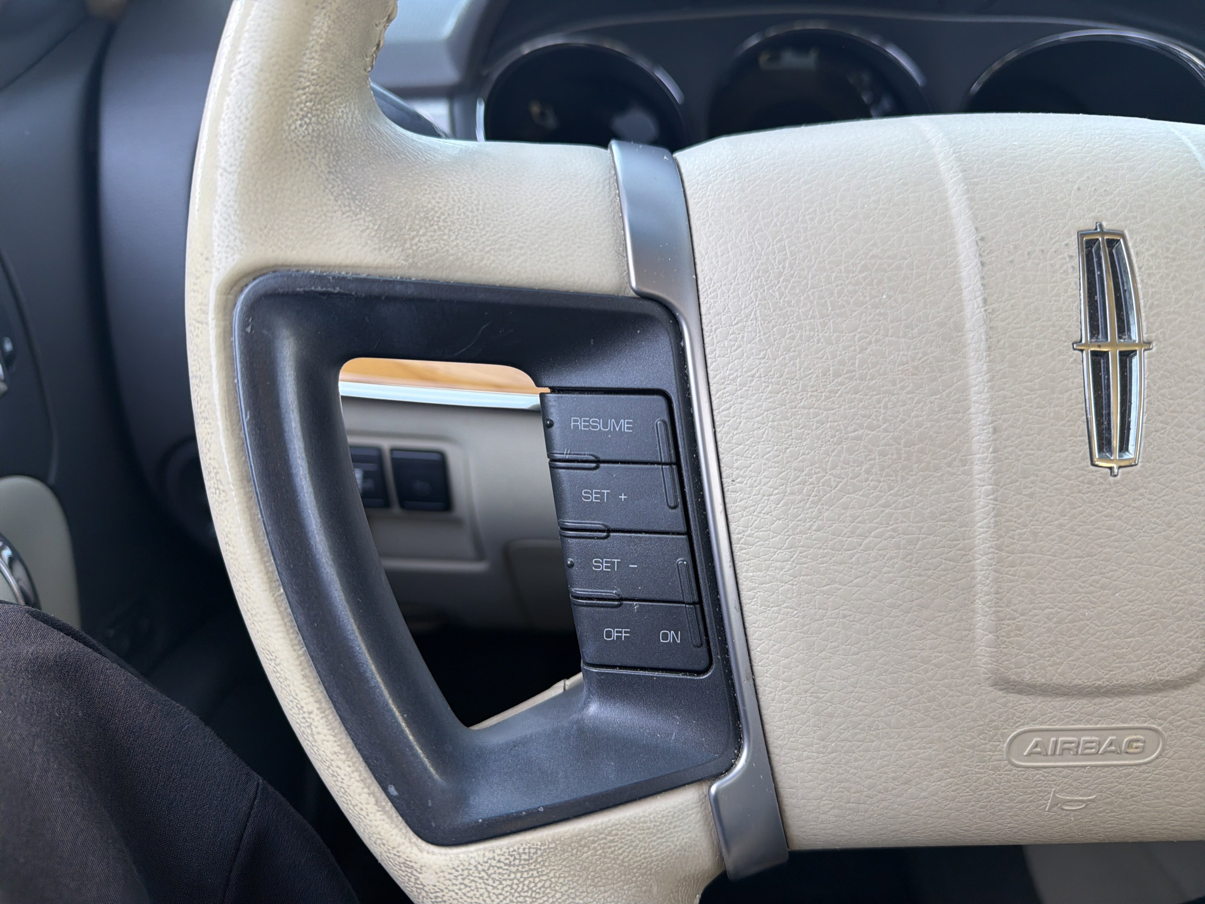 Used 2012 Lincoln MKZ FWD image 19