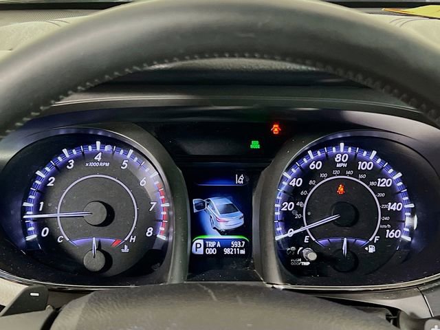 Used 2016 Toyota Avalon Limited w/ Toyota Safety Sense Package image 11