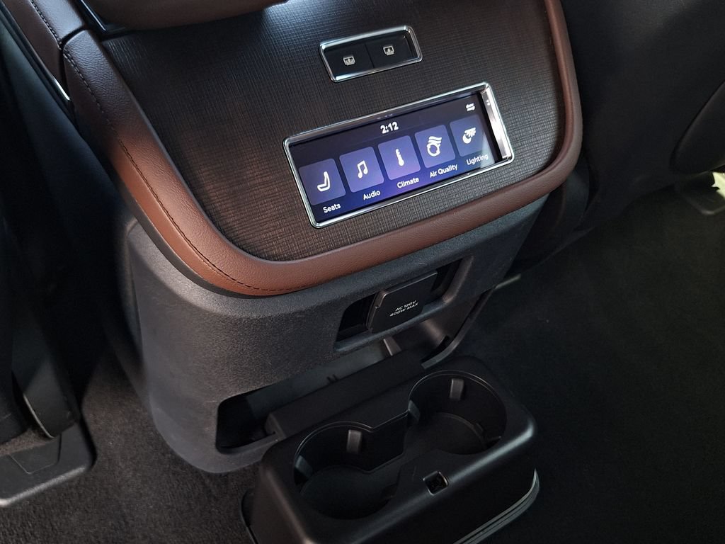 Used 2025 Lincoln Navigator Reserve AWD/4WD image 14