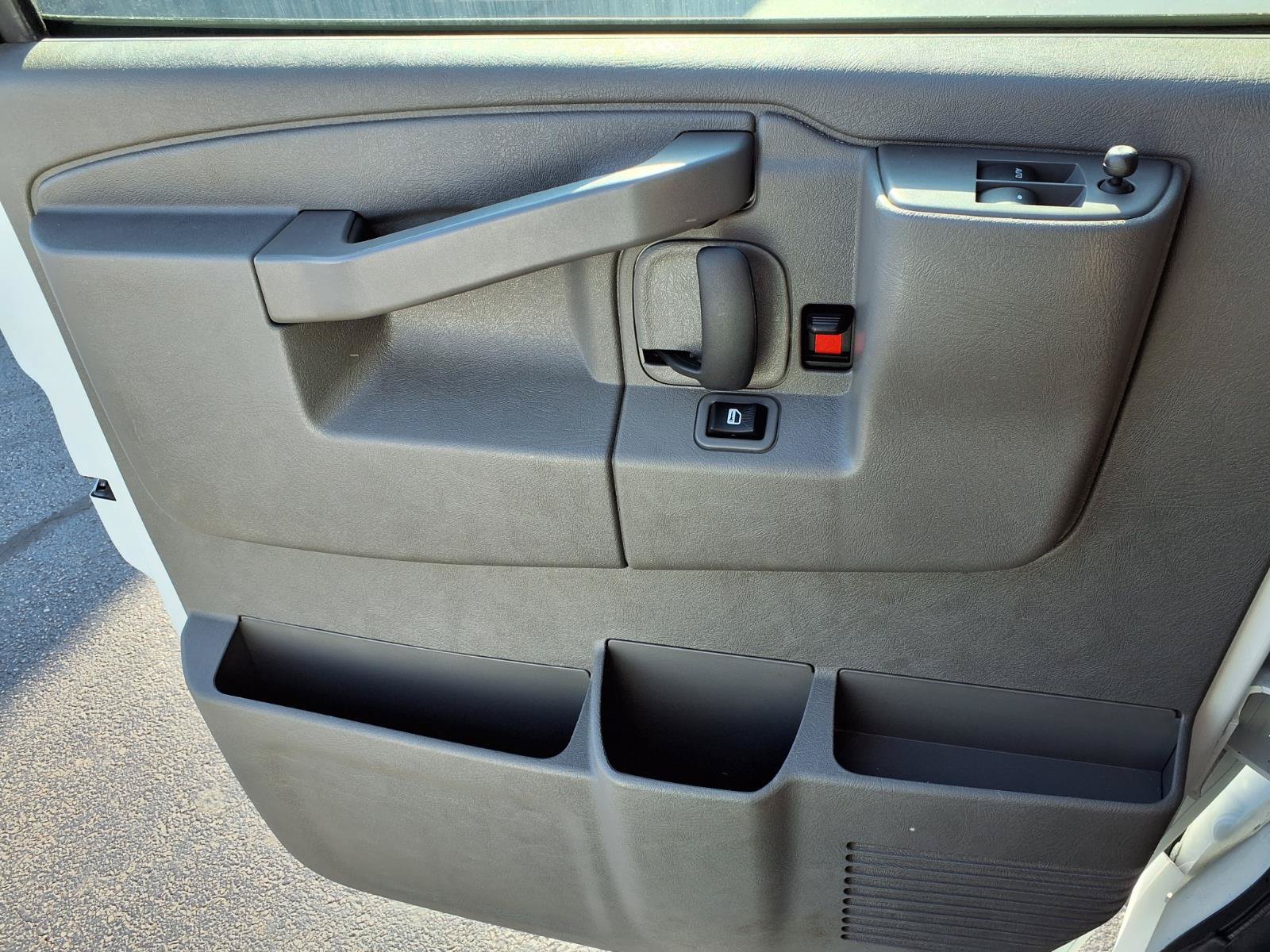 Used 2025 Chevrolet Express 3500 LS RWD image 19