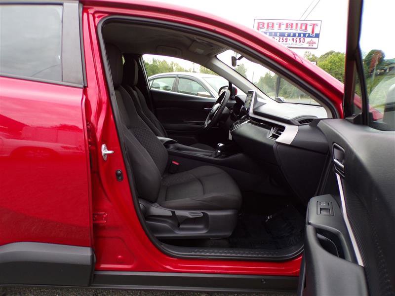 Used 2020 Toyota C-HR LE FWD image 17