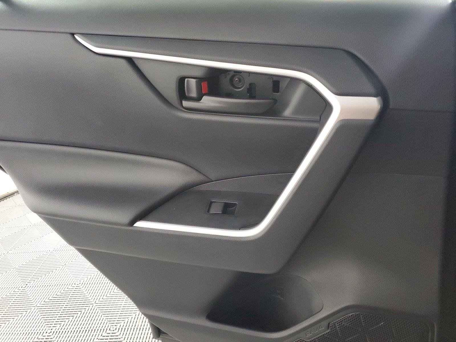 Used 2019 Toyota RAV4 LE w/ All Weather Liner Package AWD/4WD image 17