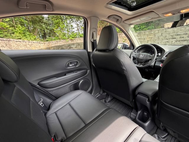 Used 2020 Honda HR-V Touring image 36