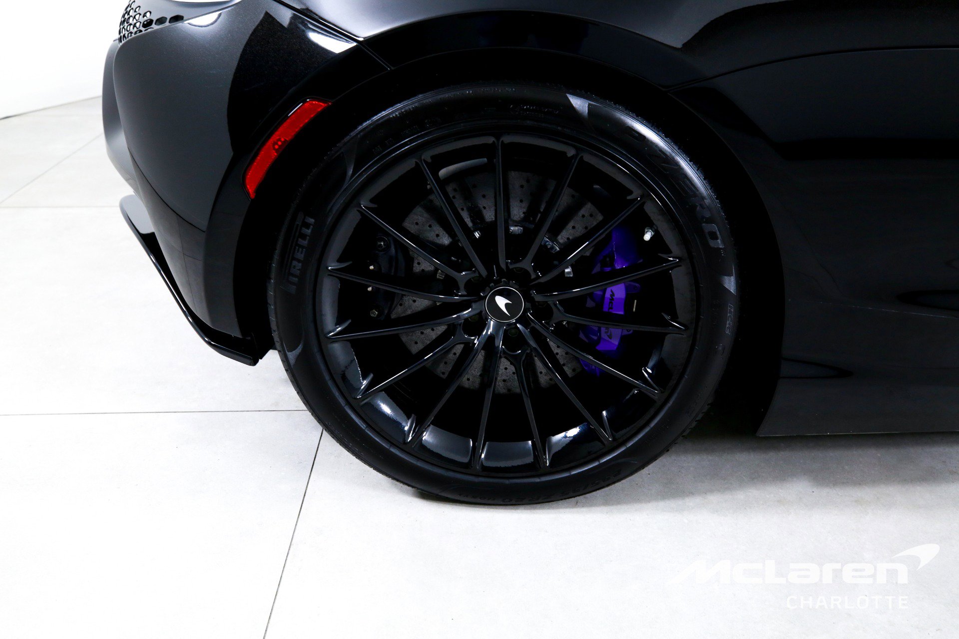 Used 2025 McLaren Artura Spider image 25