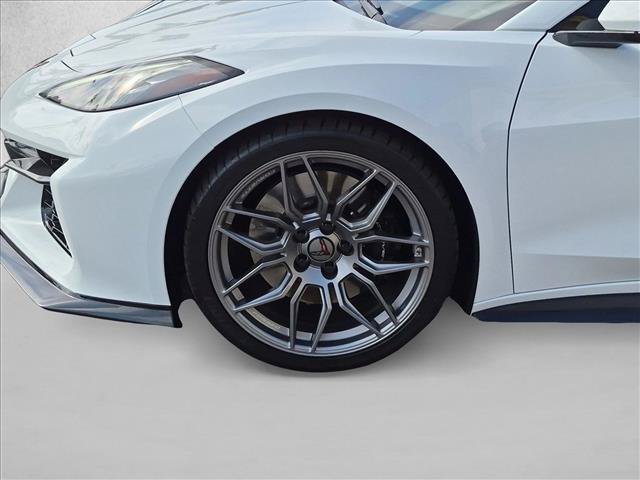 Used 2024 Chevrolet Corvette Z06 RWD image 21