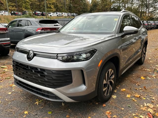 Used 2026 Volkswagen Tiguan S AWD/4WD image 3