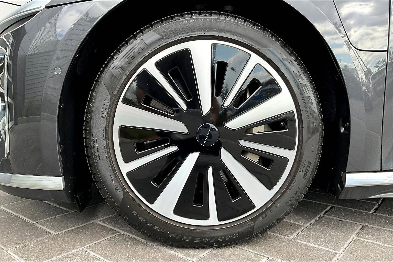 Used 2023 Lucid Air Grand Touring image 9