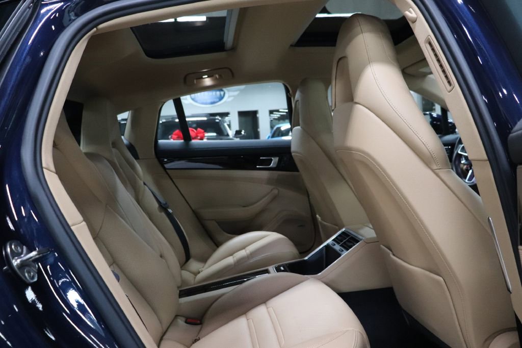 Used 2020 Porsche Panamera image 21
